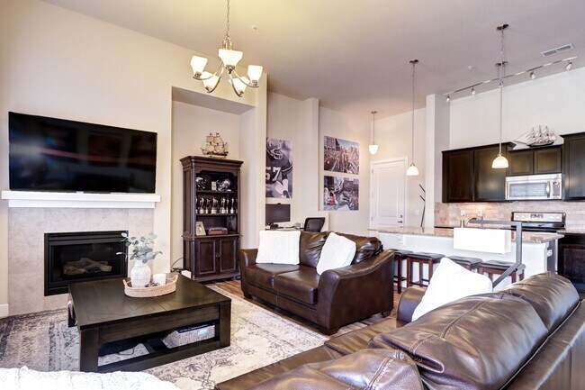 Building Photo - Private 2 bed 2 bath Condo in Inverness En...