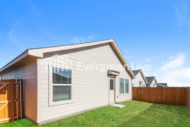 Building Photo - 920 Calley Pear Trl