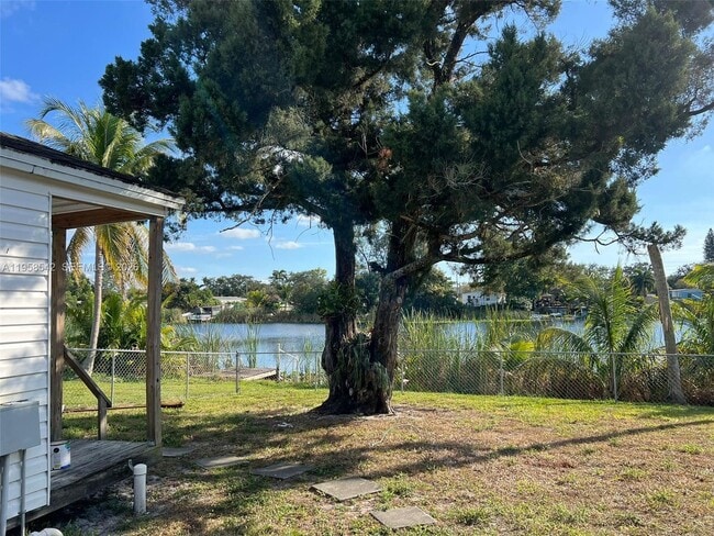 Building Photo - 4222 Hibiscus Cir