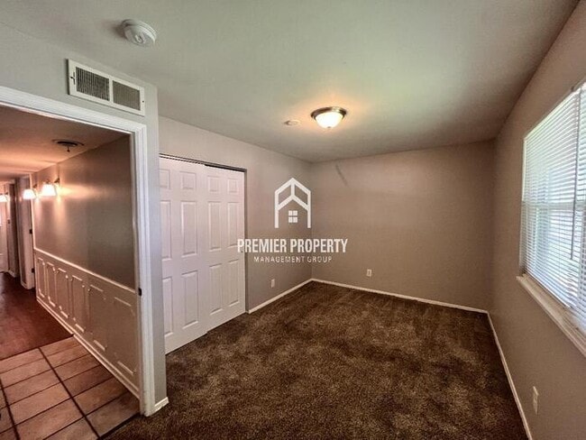 Building Photo - 2518 Rigsby Dr