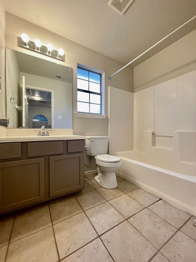 Building Photo - Comfort & Charm in Castle Forest - Reduced Deposit for Qualified Applicants!