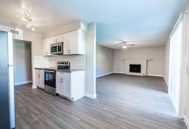 C2 Renovated - 3 Bed 2 Bath - Rise at The District