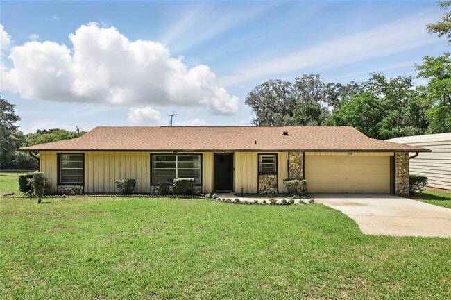 Building Photo - 2343 Greenacre Rd