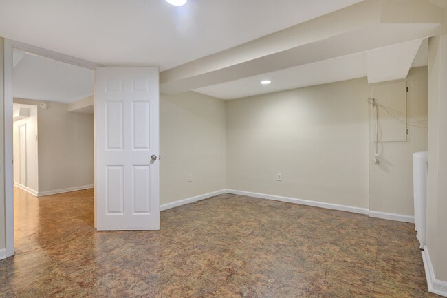 Building Photo - 618 Columbia Rd NW