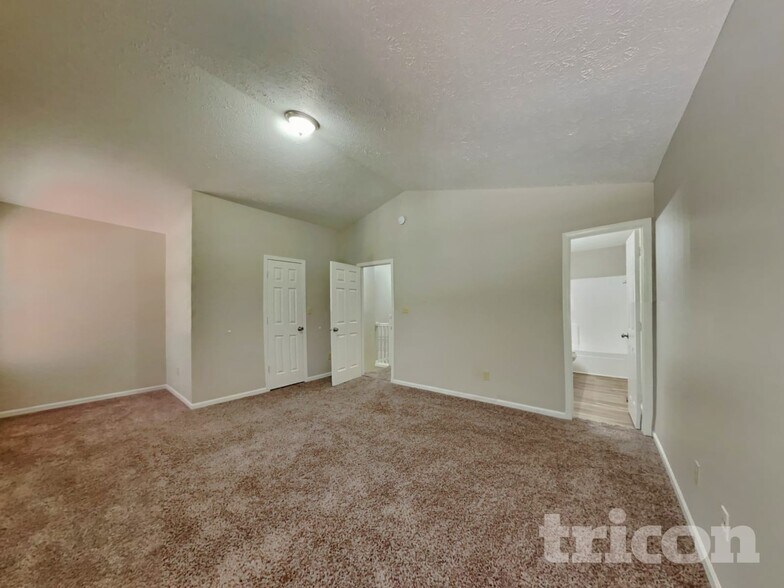 Building Photo - 6422 Coconut Ct