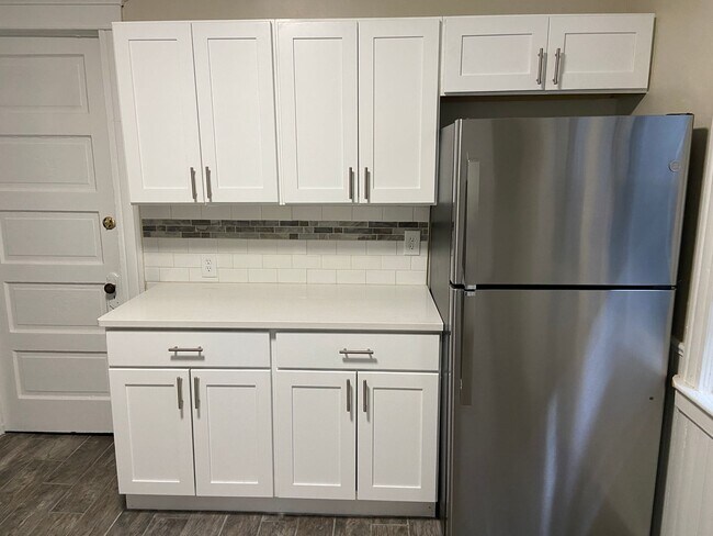 Building Photo - 677 West Delavan