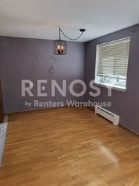 Building Photo - Available June 10th 2 Bedroom 1 Bath Condo in Minneapolis