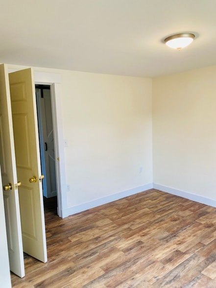 Building Photo - 812 Brunswick Ave