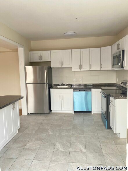 Building Photo - 1133 Commonwealth Ave