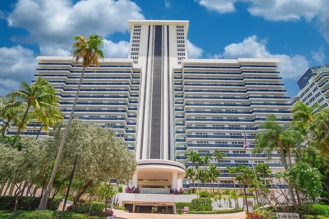 Building Photo - 3500 Galt Ocean Dr