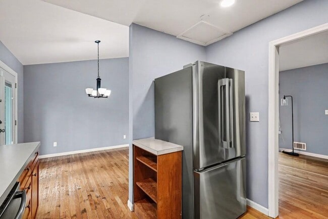 Building Photo - 1950 Branch View Dr