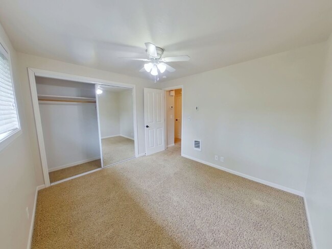 Building Photo - 1407 E 21st Ave