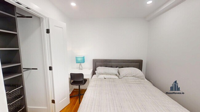 Building Photo - 36 Shepard St