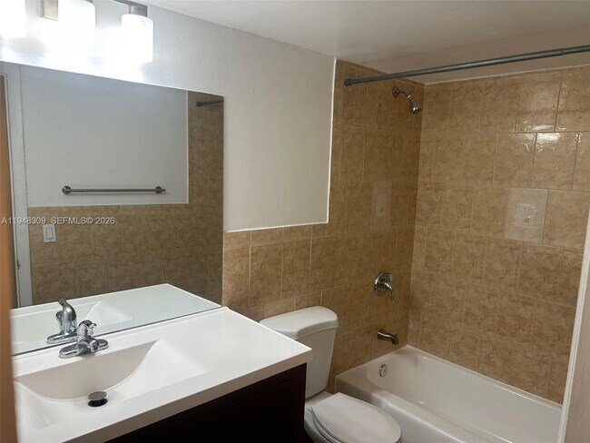 Building Photo - 10740 N Kendall Dr