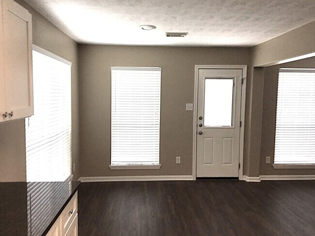 Building Photo - 12227 Lavon Dr