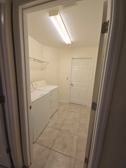 Building Photo - 3362 Howell Pl