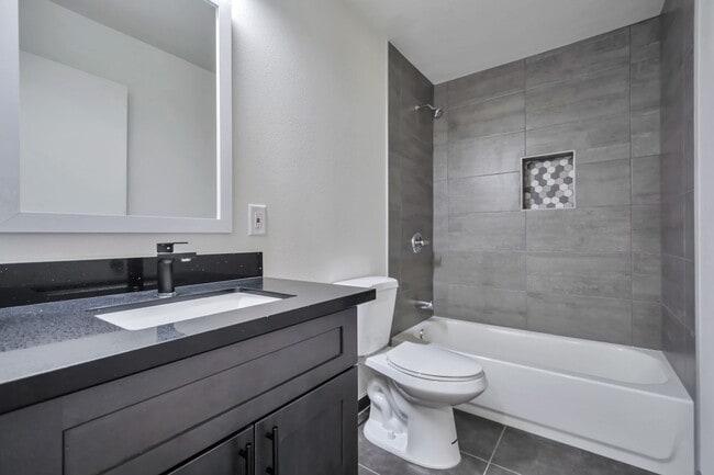 Building Photo - Remodeled 5-Bedroom Tempe Home with Private Pool, Large Yard & Garage Near ASU