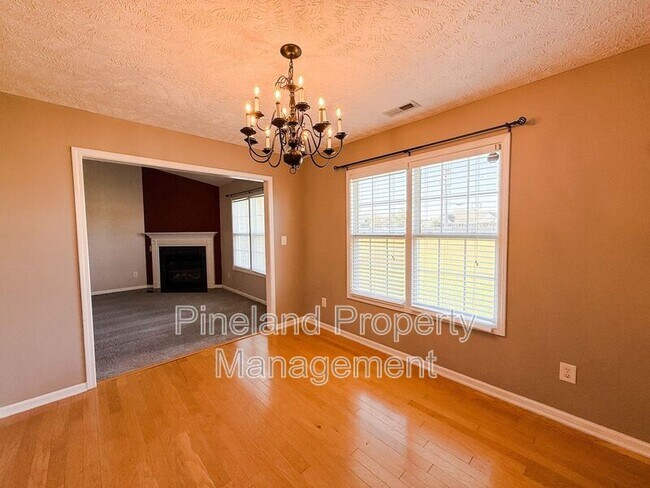 Building Photo - 1904 Yellowbrick Rd