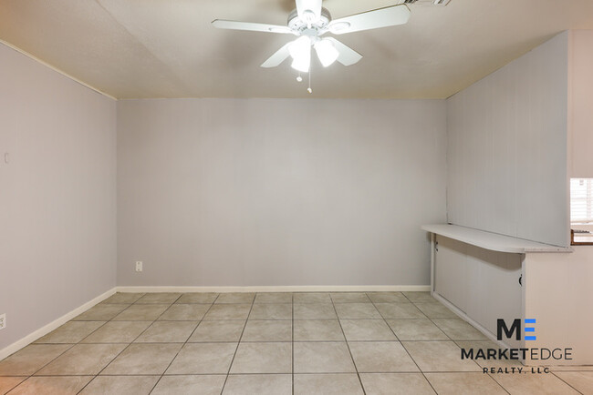 Building Photo - 4 Bed/2Bath Home at 39th Ave/Camelback! Re...