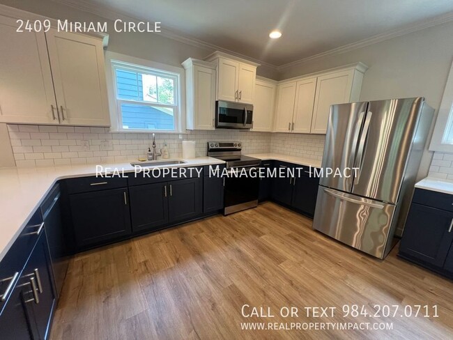 Building Photo - MOVE IN SPECIAL: 1/2 OFF 1 MONTH RENT. New...