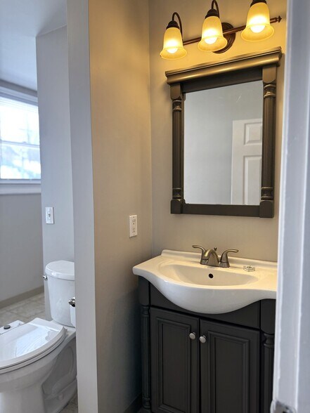 Building Photo - 580 Park Ave