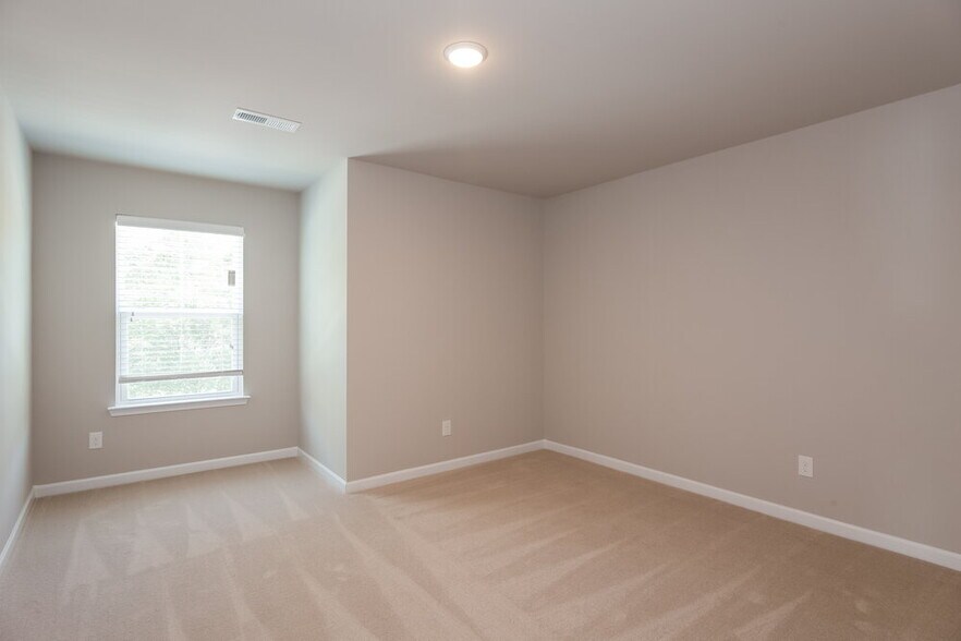 Building Photo - 1325 State Rd 2842