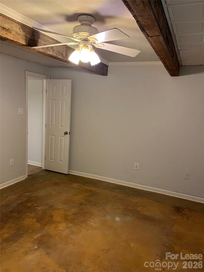Building Photo - 8737 Whippoorwill Dr