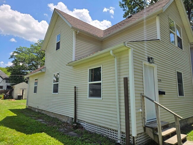 Building Photo - 3225 Dinnen Ave