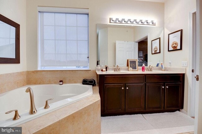 Building Photo - 4646 Derby Ct