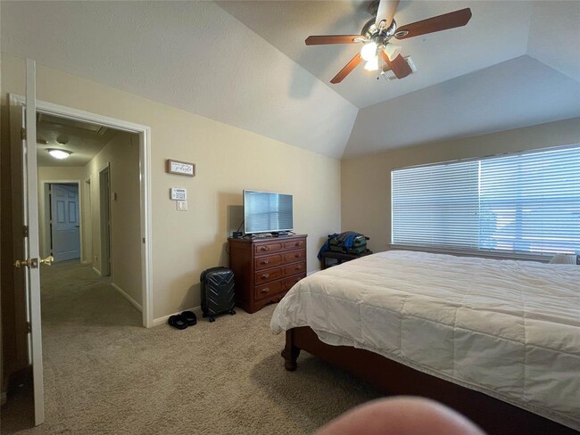 Building Photo - 3418 Shadowfern Dr