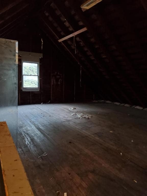 Building Photo - 1239 Eggert Rd