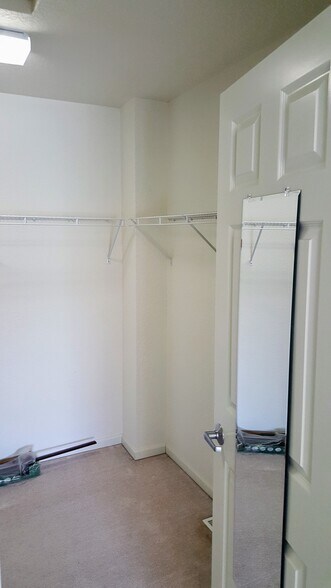 Building Photo - 1991 29th Pl NW