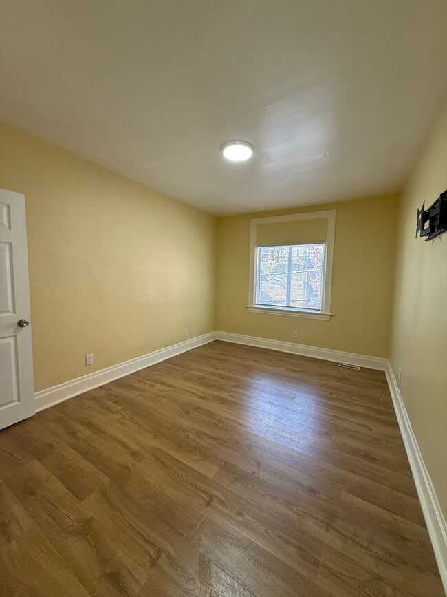 Building Photo - Troy Hill House!-3 Bed 1.5 Bath in Northside