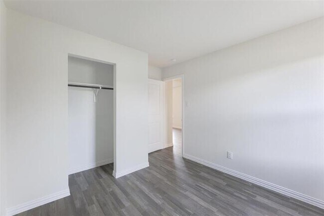 Building Photo - 218 Willowbrook Ave