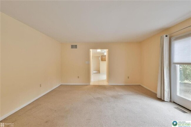 Building Photo - 4059 Wedgewood Rd