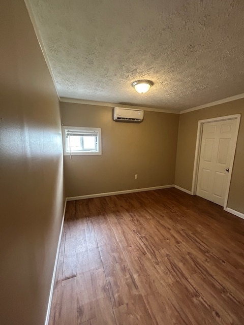 Building Photo - 826 Danbury St