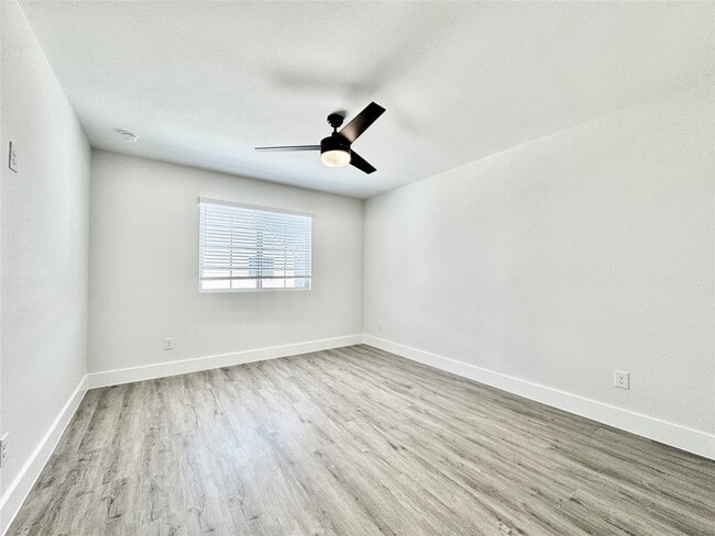 Building Photo - 8749 Scotty's Lk Ln