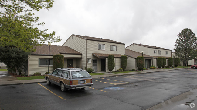 Primary Photo - South Meadow Apartments