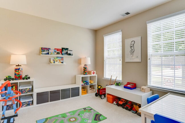 Building Photo - 1945 Breck Ave