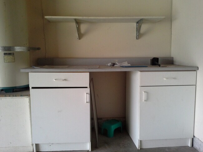 Building Photo - Great 3-bedroom, 2 bath home in Tustin Mea...