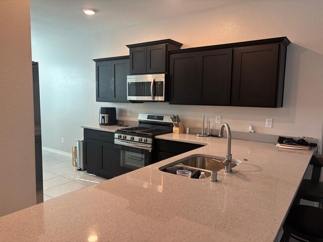 Building Photo - Beatiful Modern Single-Level Living!