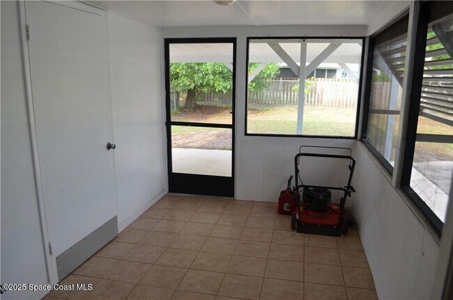 Building Photo - 1815 37th Ave