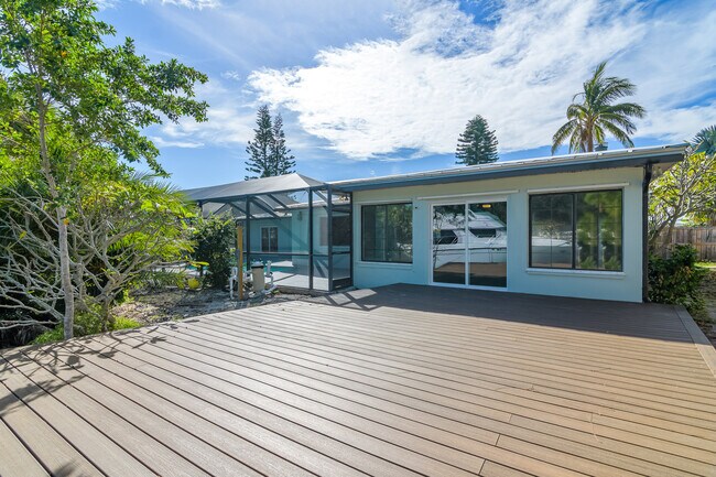 Building Photo - 1 W Point Dr