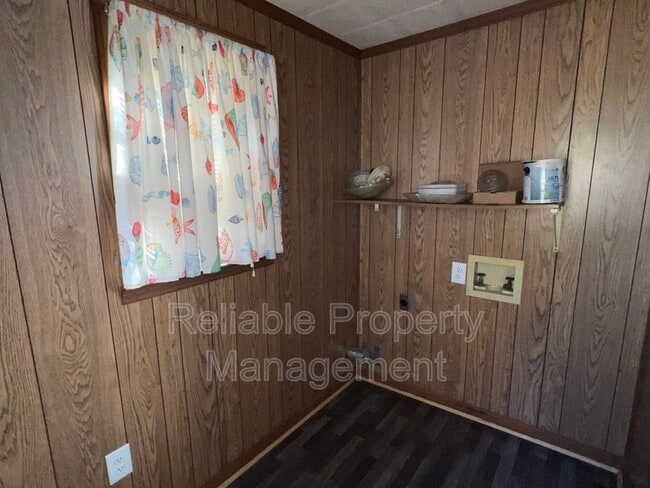 Building Photo - 103 Clay St