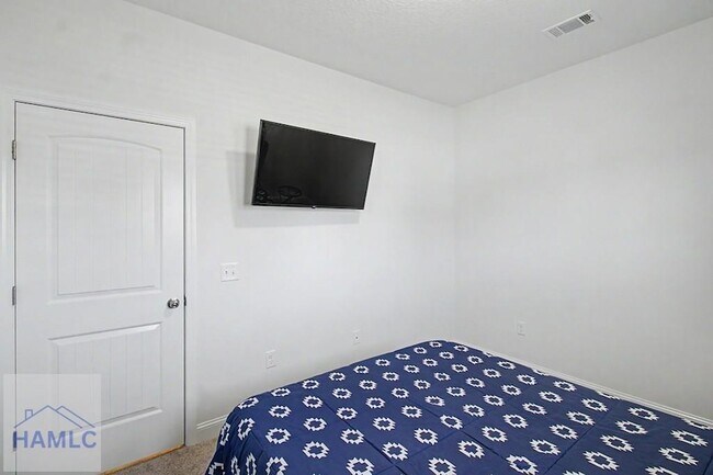 Building Photo - 99 Mcclelland Lp NE