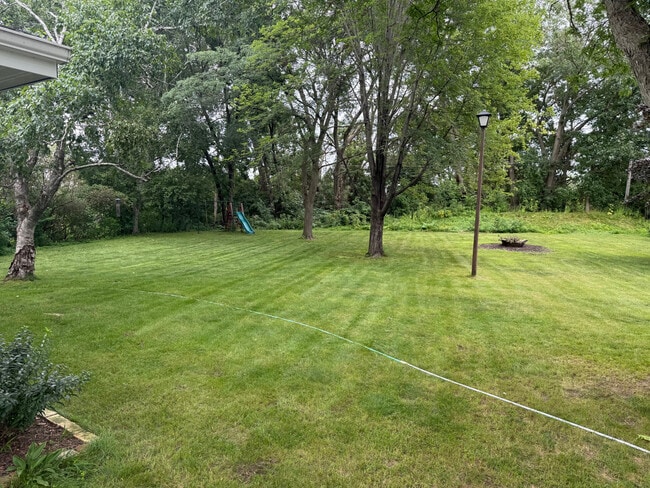 Building Photo - 409 Meadow Ct
