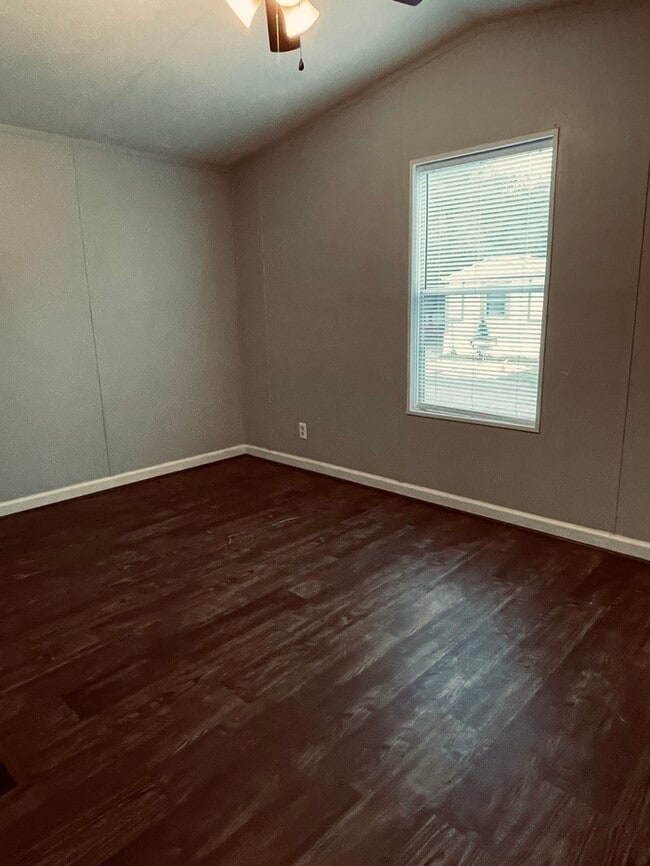 Building Photo - Three bedroom/Two Bath Home