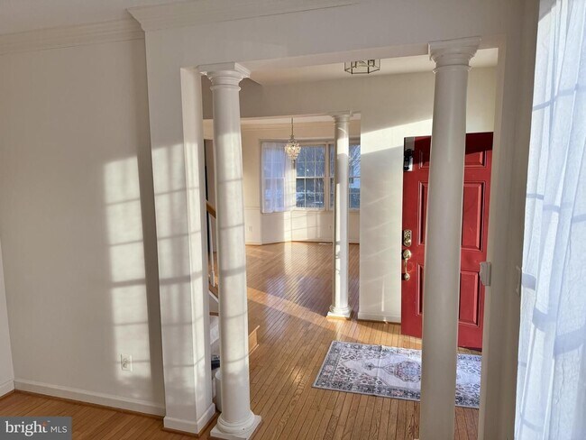 Building Photo - A rare opportunity to experience spacious, sophisticated living in a premier location.
