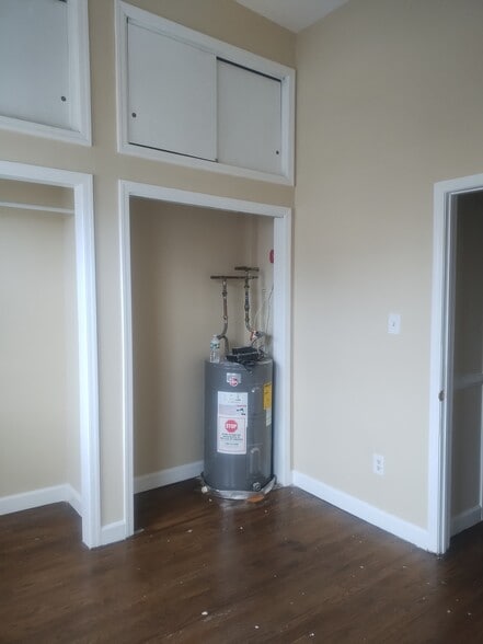 Building Photo - 17 Wallis Ave