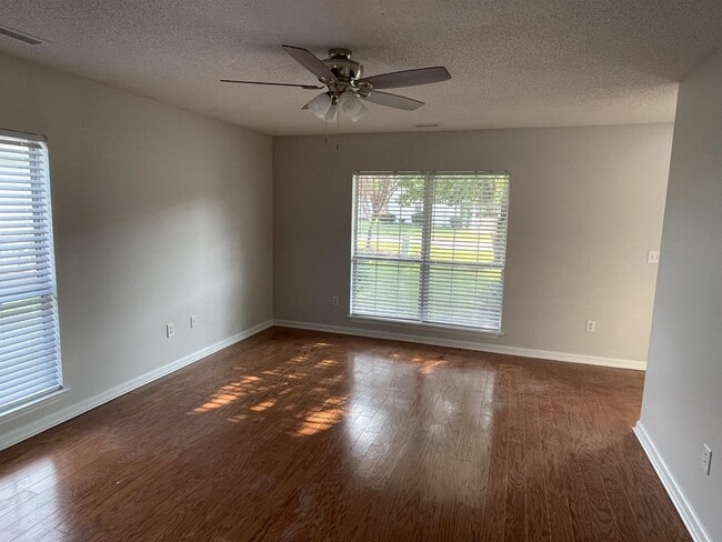 Building Photo - 2704 N Holmes Ct